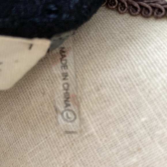 Black dress|sleeveless, fully lined. Full zip back. Raw neckline and bottom hem. - Picture 5 of 6